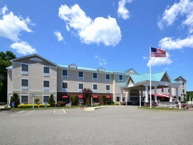 Comfort Inn & Suites Sturbridge-Brimfield Bagian luar foto