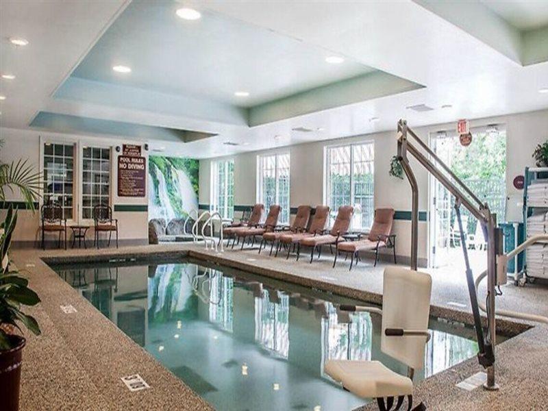 Comfort Inn & Suites Sturbridge-Brimfield Bagian luar foto