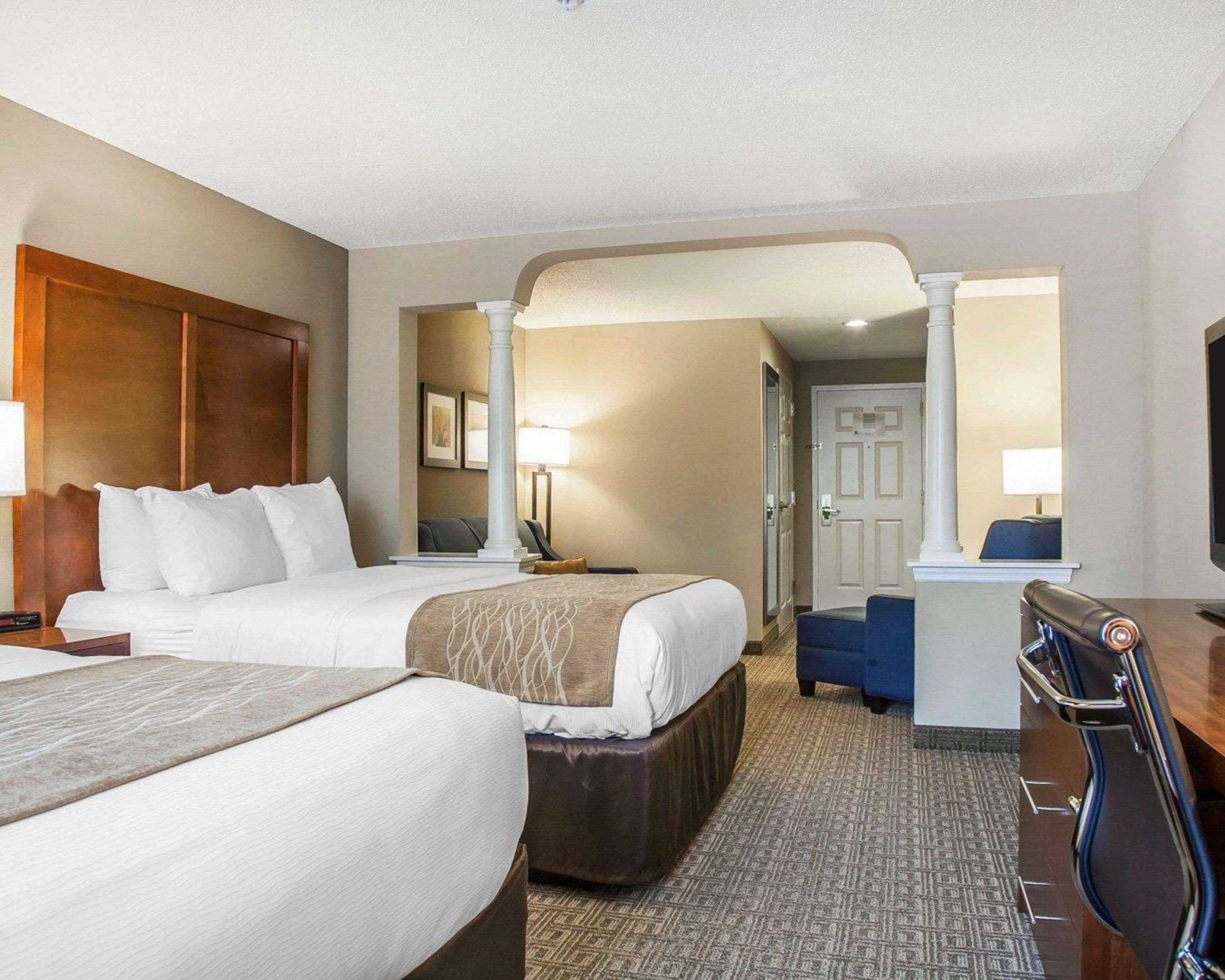 Comfort Inn & Suites Sturbridge-Brimfield Bagian luar foto