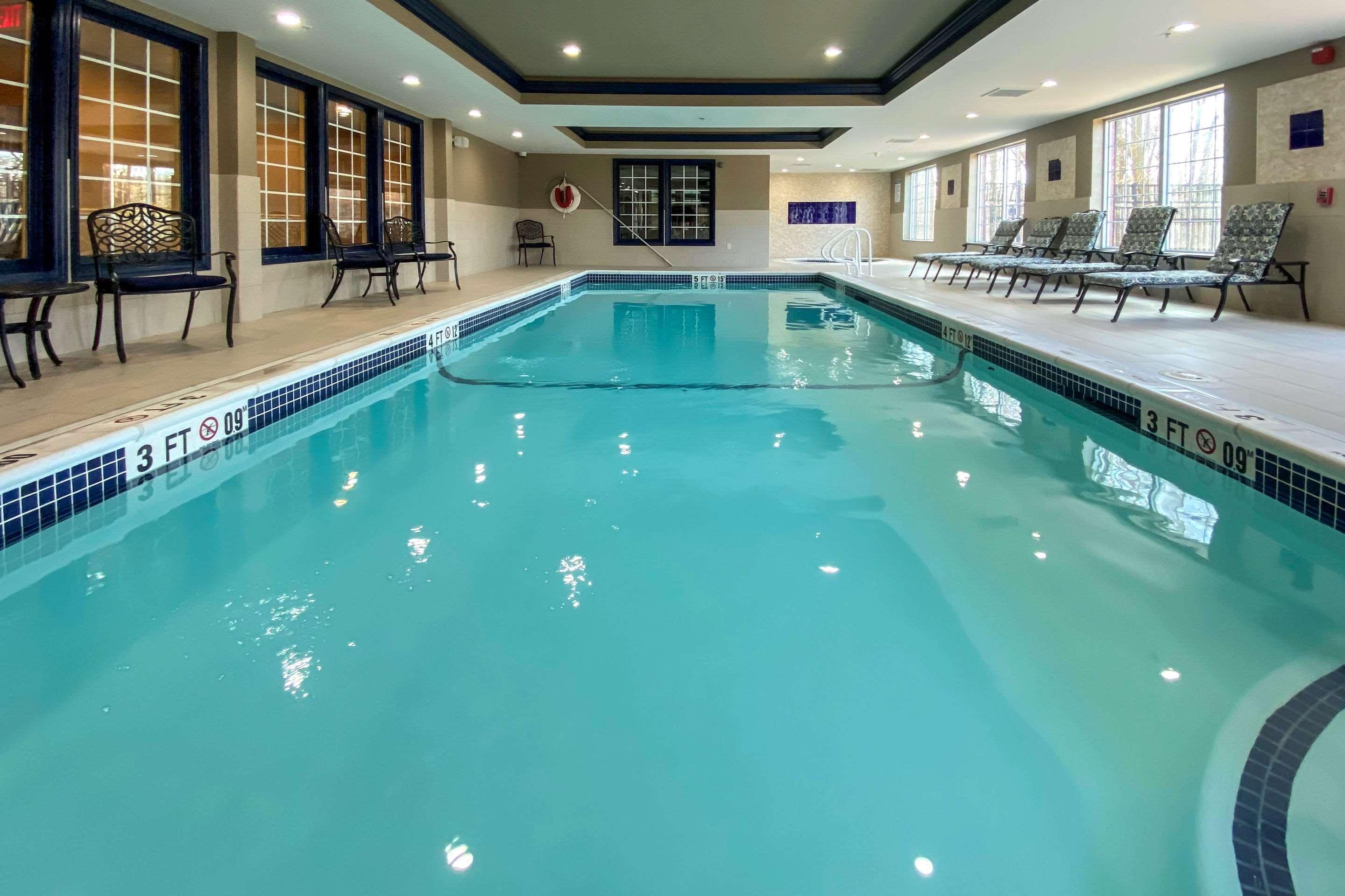 Comfort Inn & Suites Sturbridge-Brimfield Bagian luar foto