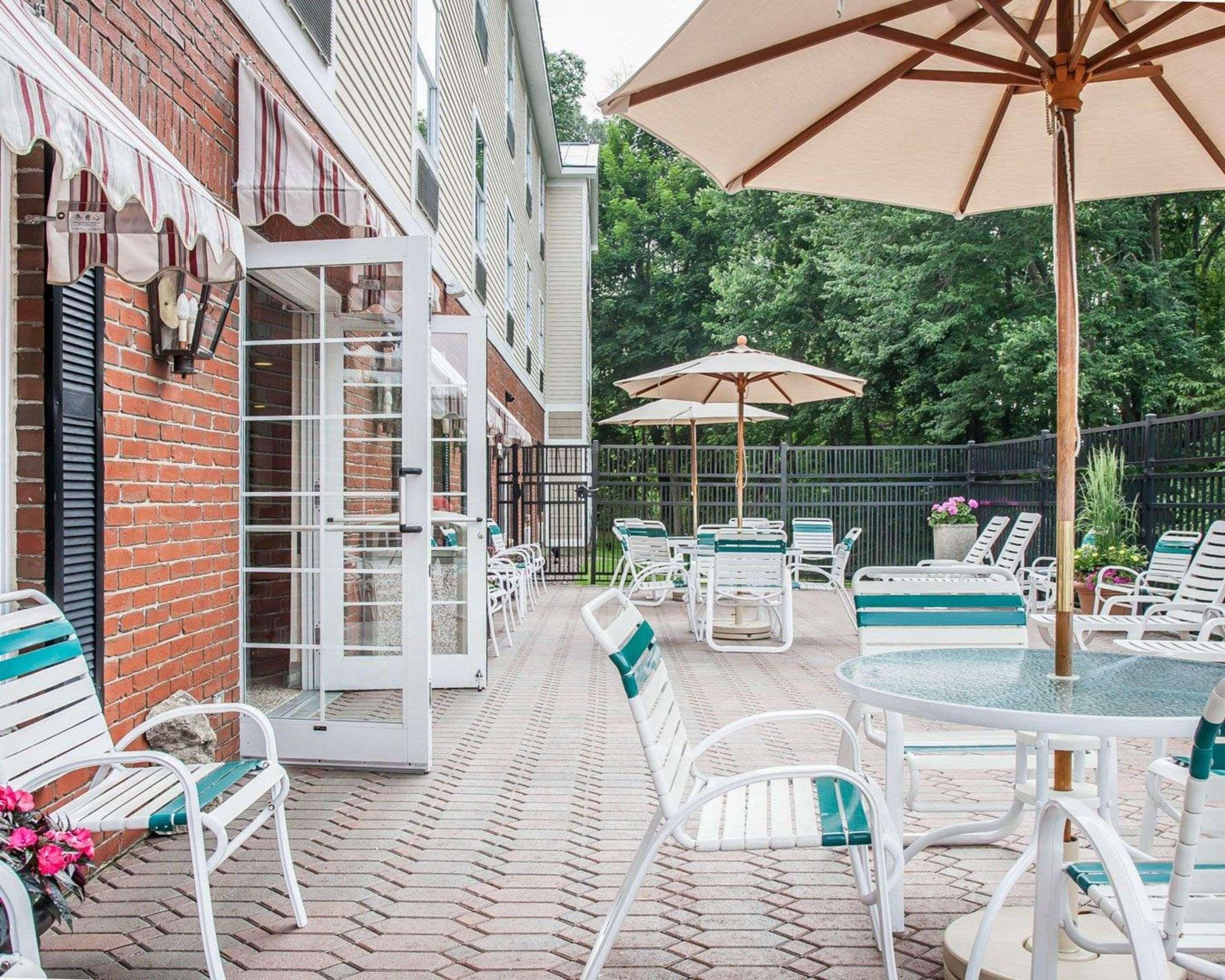 Comfort Inn & Suites Sturbridge-Brimfield Bagian luar foto