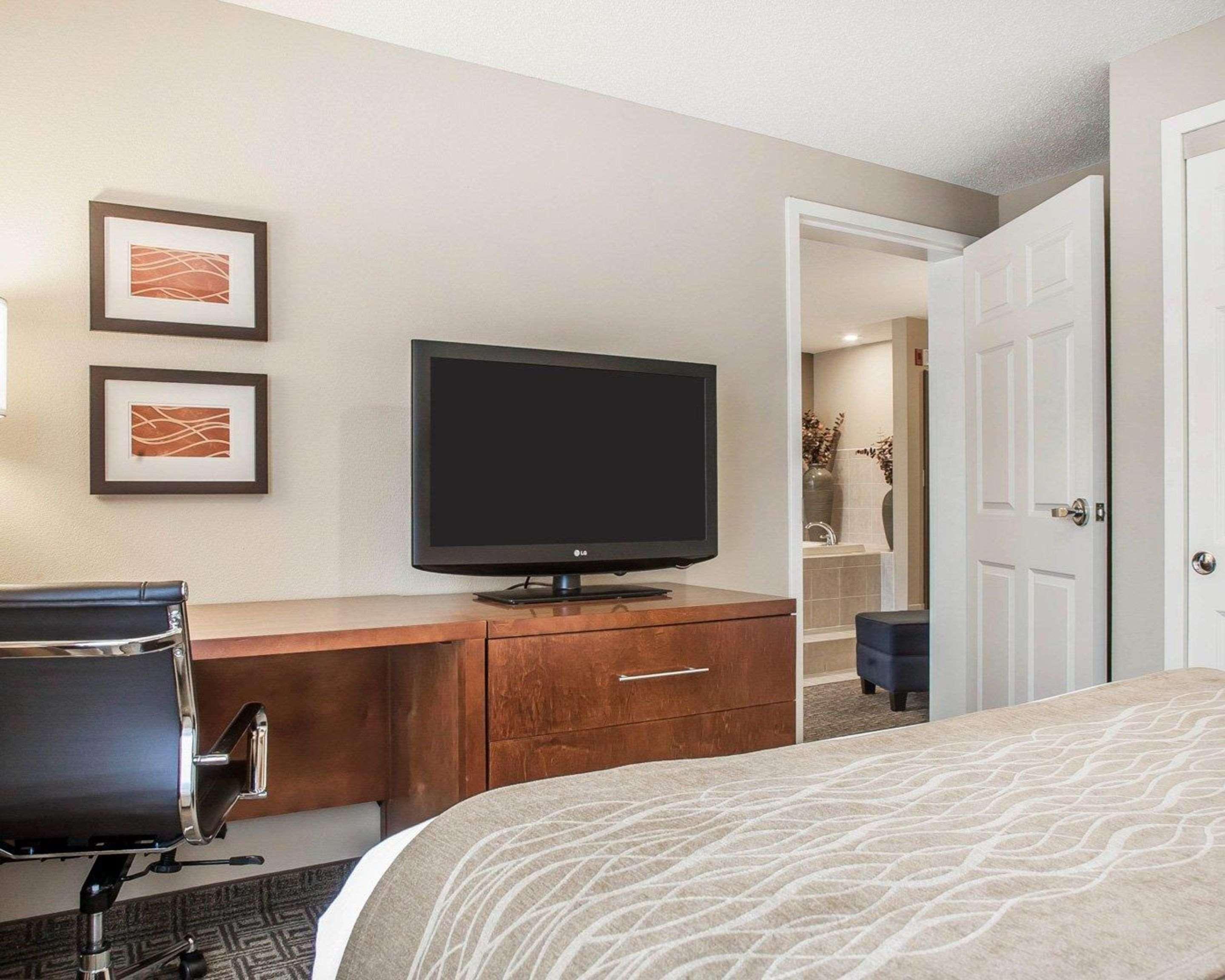 Comfort Inn & Suites Sturbridge-Brimfield Bagian luar foto
