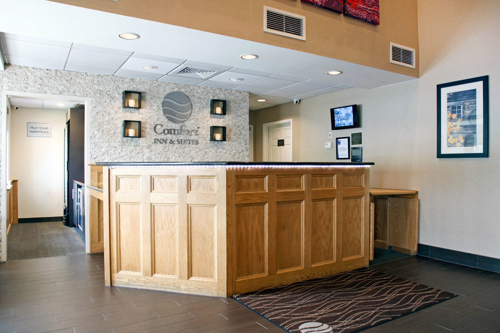 Comfort Inn & Suites Sturbridge-Brimfield Bagian luar foto