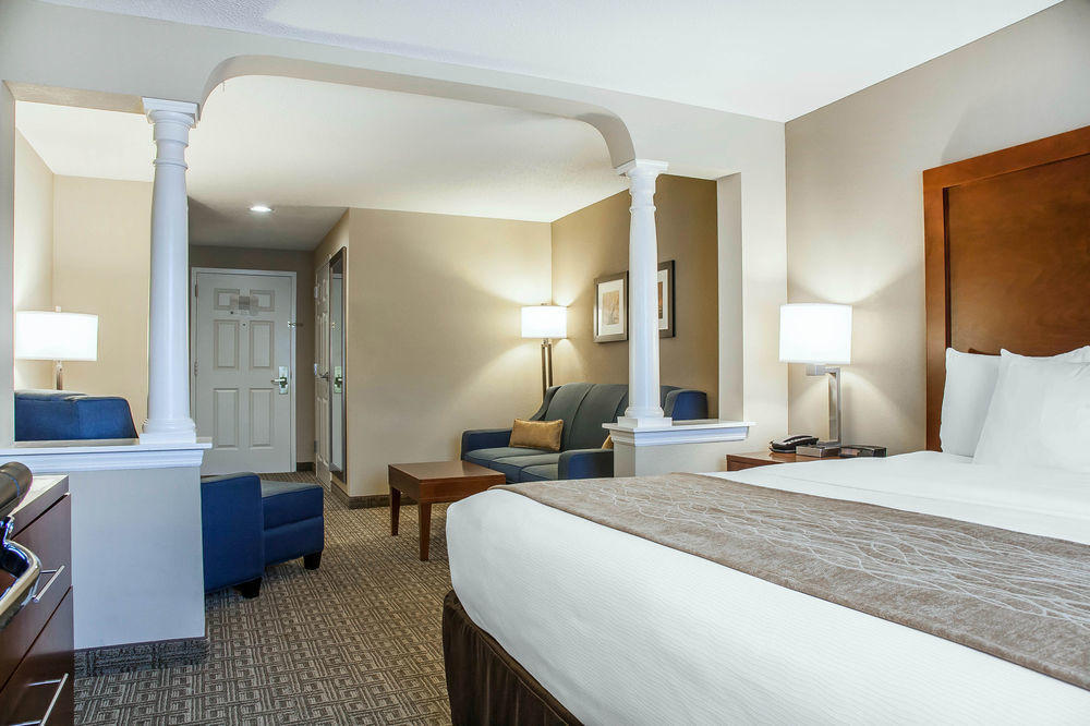 Comfort Inn & Suites Sturbridge-Brimfield Bagian luar foto